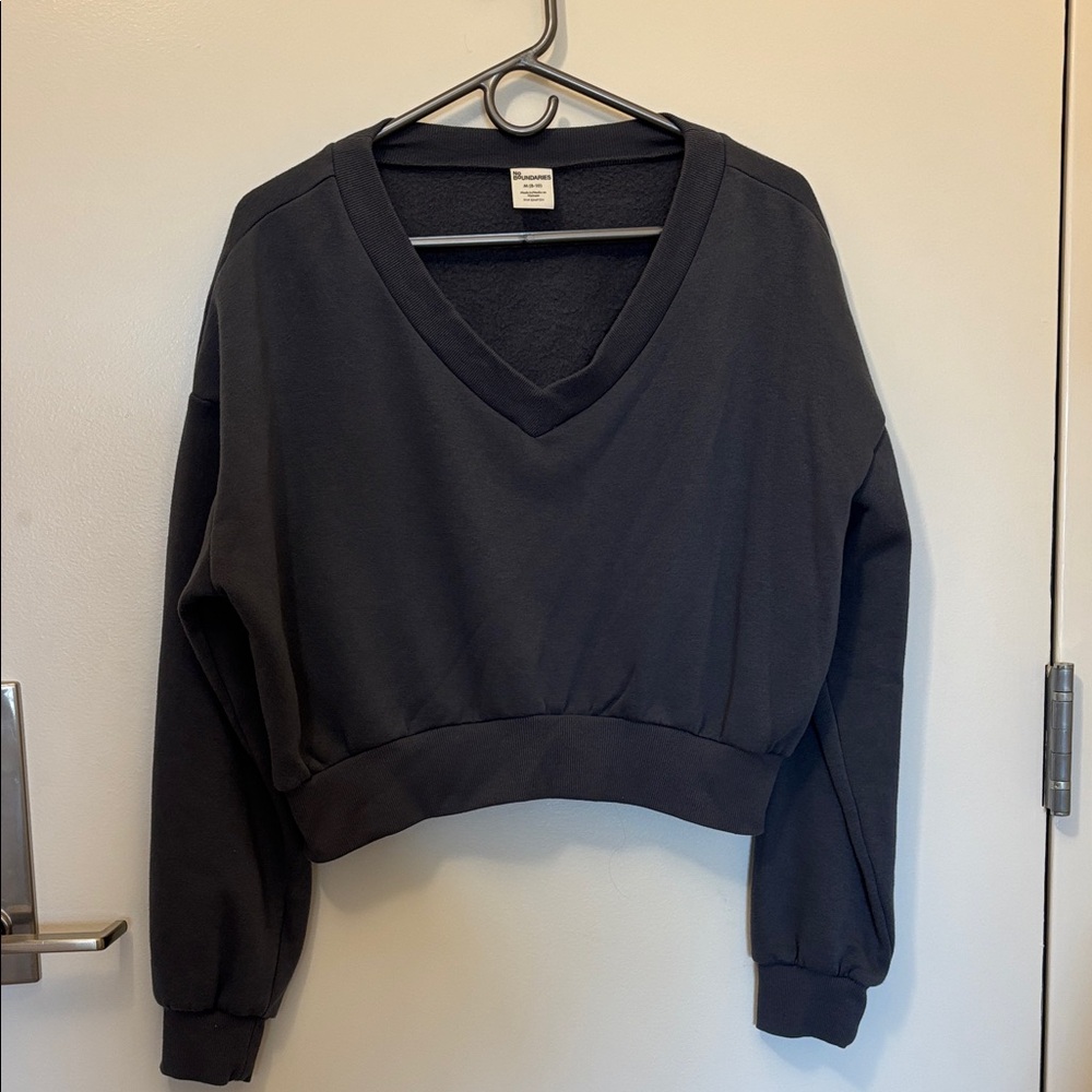 No Boundaries Blue Cropped V-Neck Sweatshirt